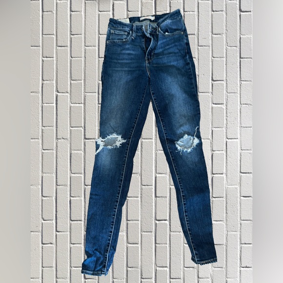 721 High Rise Skinny- Ripped Knees - Picture 1 of 3